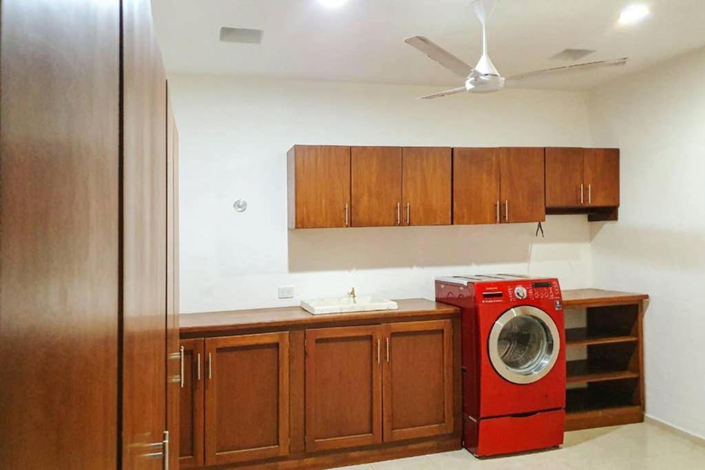 Casa Hector, Con Jacuzzi, Cerca Del Foro Gnp. Villa Mérida Eksteriør bilde