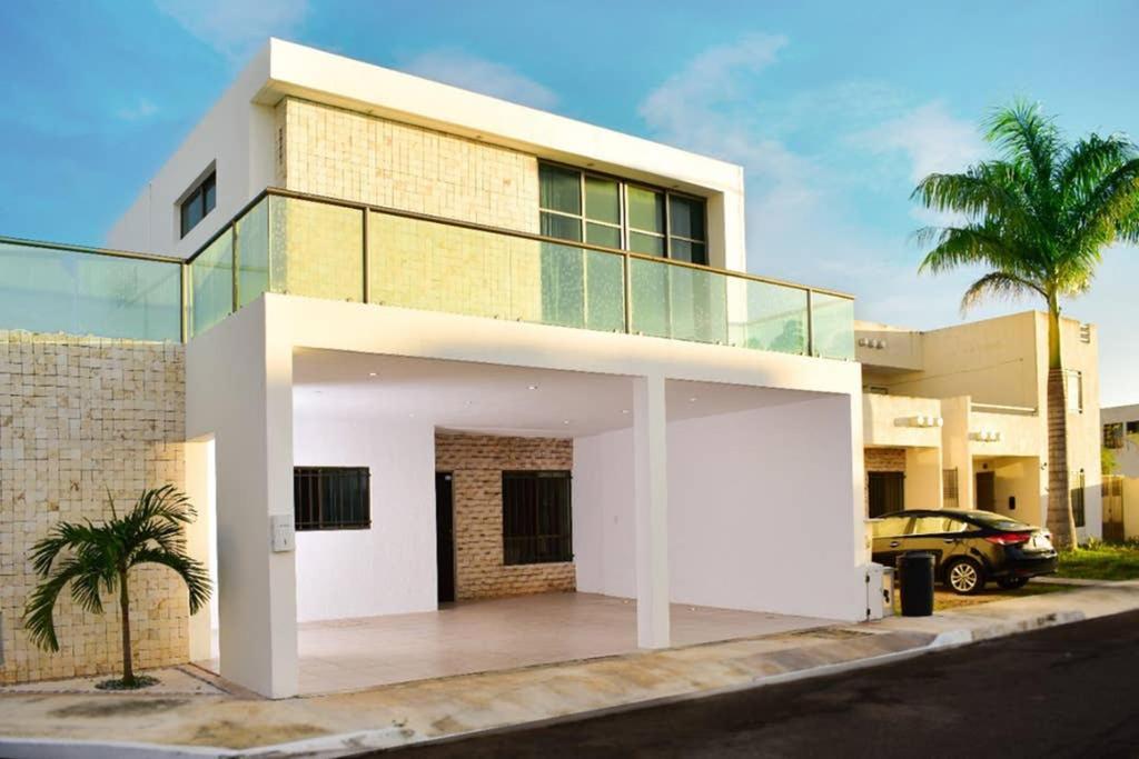 Casa Hector, Con Jacuzzi, Cerca Del Foro Gnp. Villa Mérida Eksteriør bilde