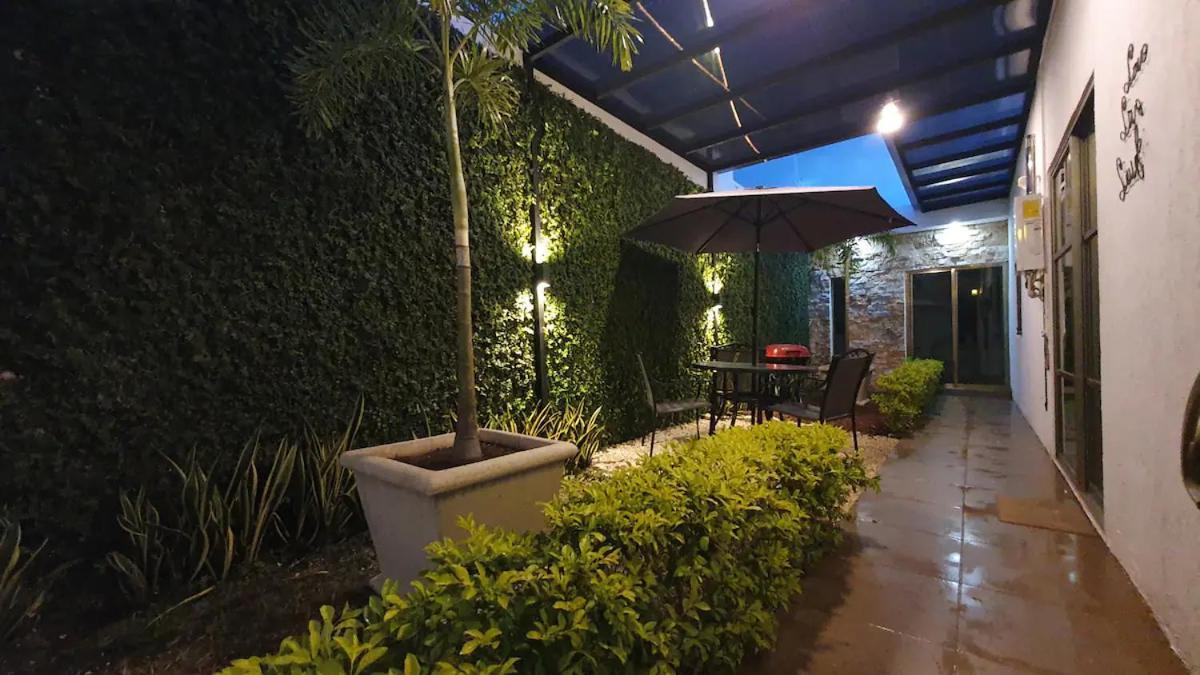 Casa Hector, Con Jacuzzi, Cerca Del Foro Gnp. Villa Mérida Eksteriør bilde
