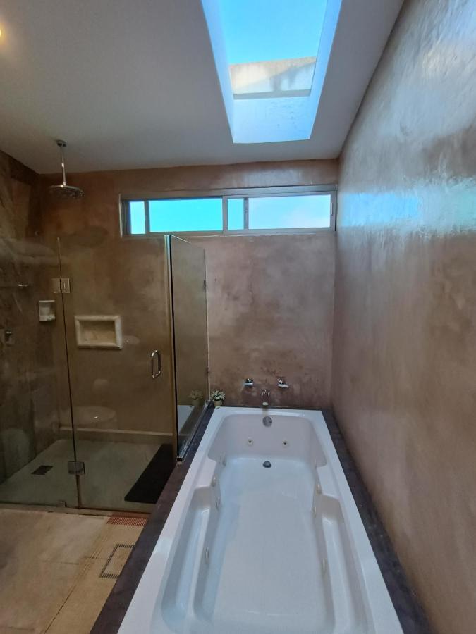 Casa Hector, Con Jacuzzi, Cerca Del Foro Gnp. Villa Mérida Eksteriør bilde